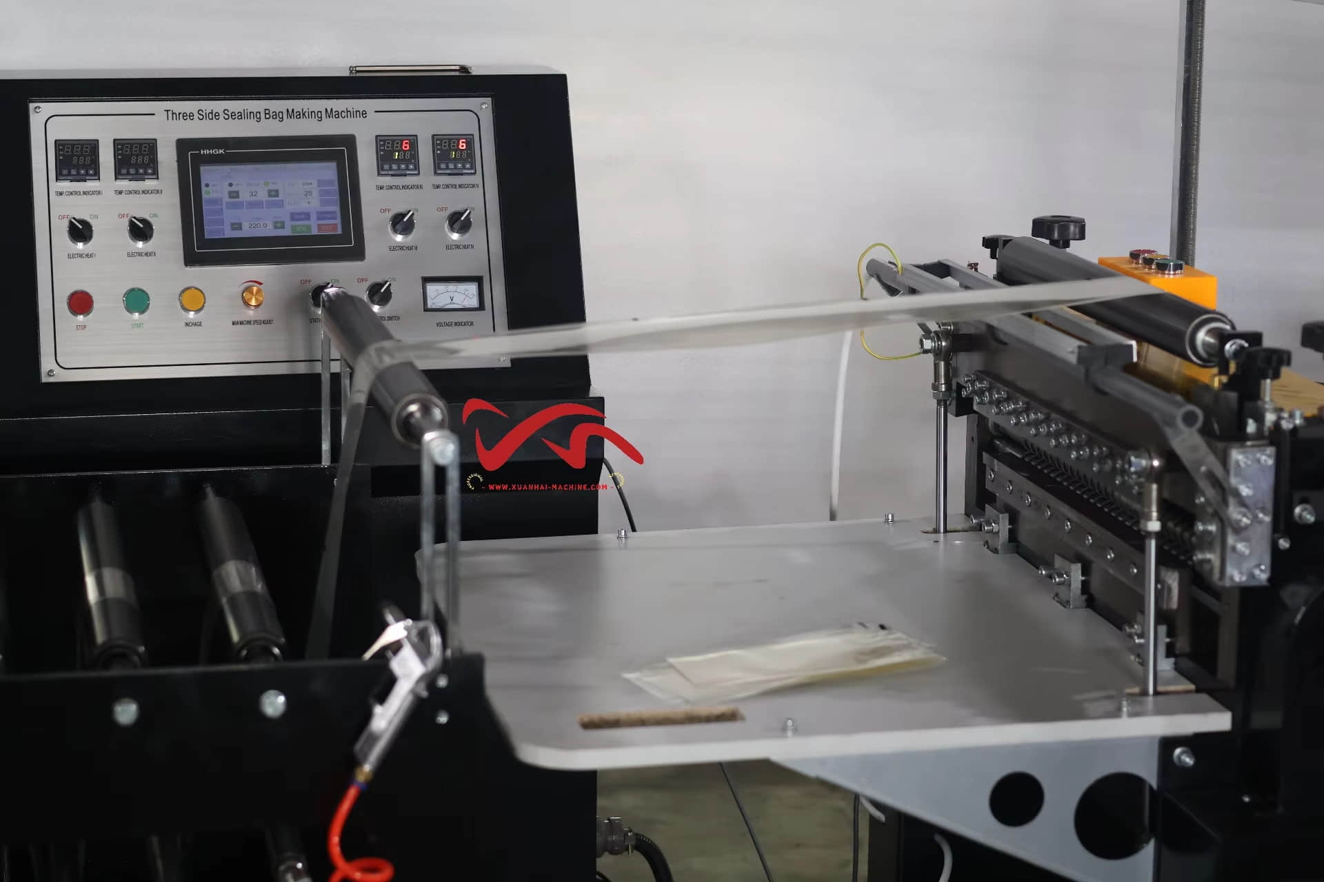 Máquina para fabricar bolsas - Sellado de tres lados SBF 500