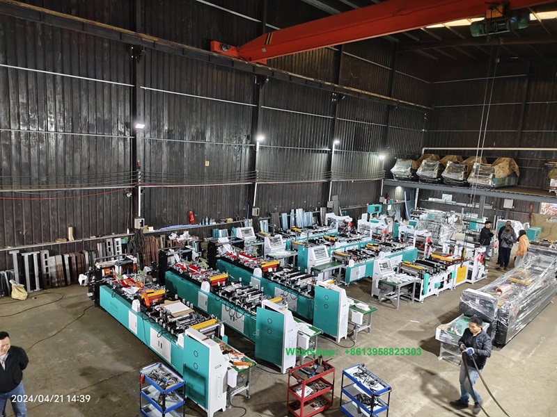 La máquina para fabricar bolsas con sellado central y sellado inferior MJ-350A aumenta la producción