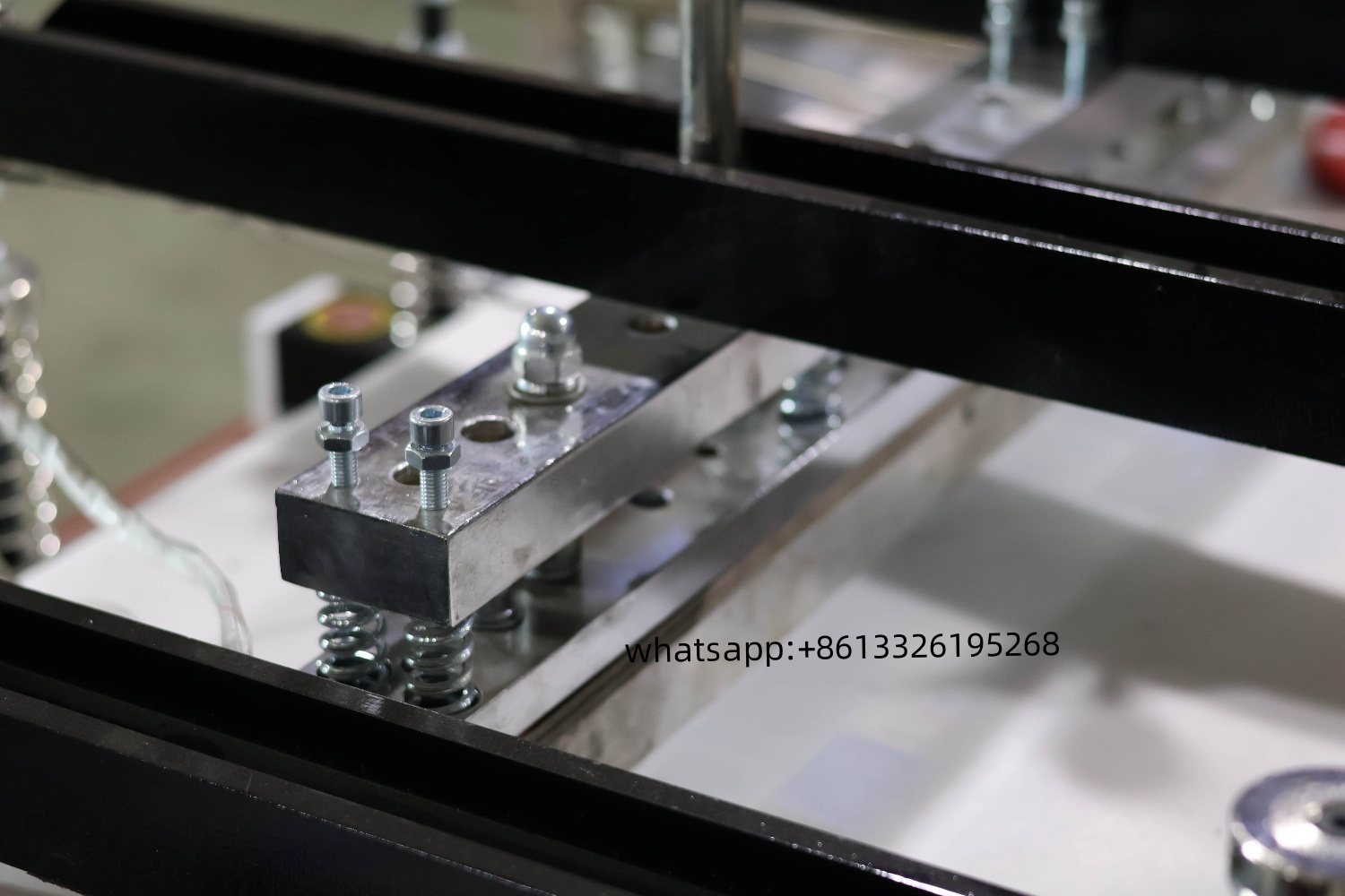 Máquina para fabricar bolsas con sello central y solapado: solución servo de alta velocidad