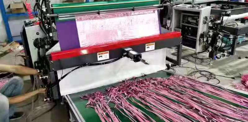 Máquina para fabricar cortinas de aluminio | Equipo para cortinas con flecos de oropel metálico