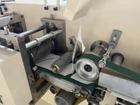 Máquina automática para fabricar bolsas de papel de filtro de café cónicas